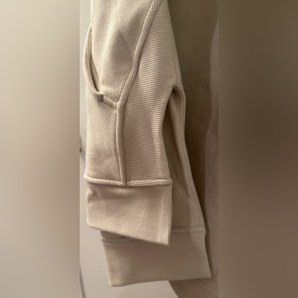 Lululemon Scuba Oversized Side-Slit Hoodie – Bone – M/L – NWT - Picture 9 of 10